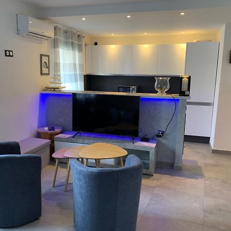 Grand Studio Tres Agreable Avec Bar, Cuisine Et Terrasse Cagnes-sur-Mer Exterior foto