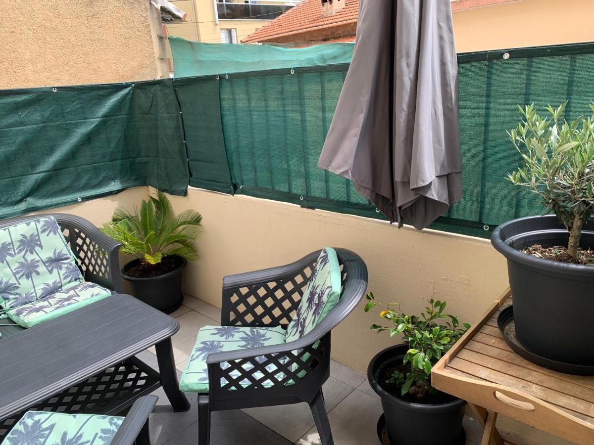 Grand Studio Tres Agreable Avec Bar, Cuisine Et Terrasse Cagnes-sur-Mer Exterior foto