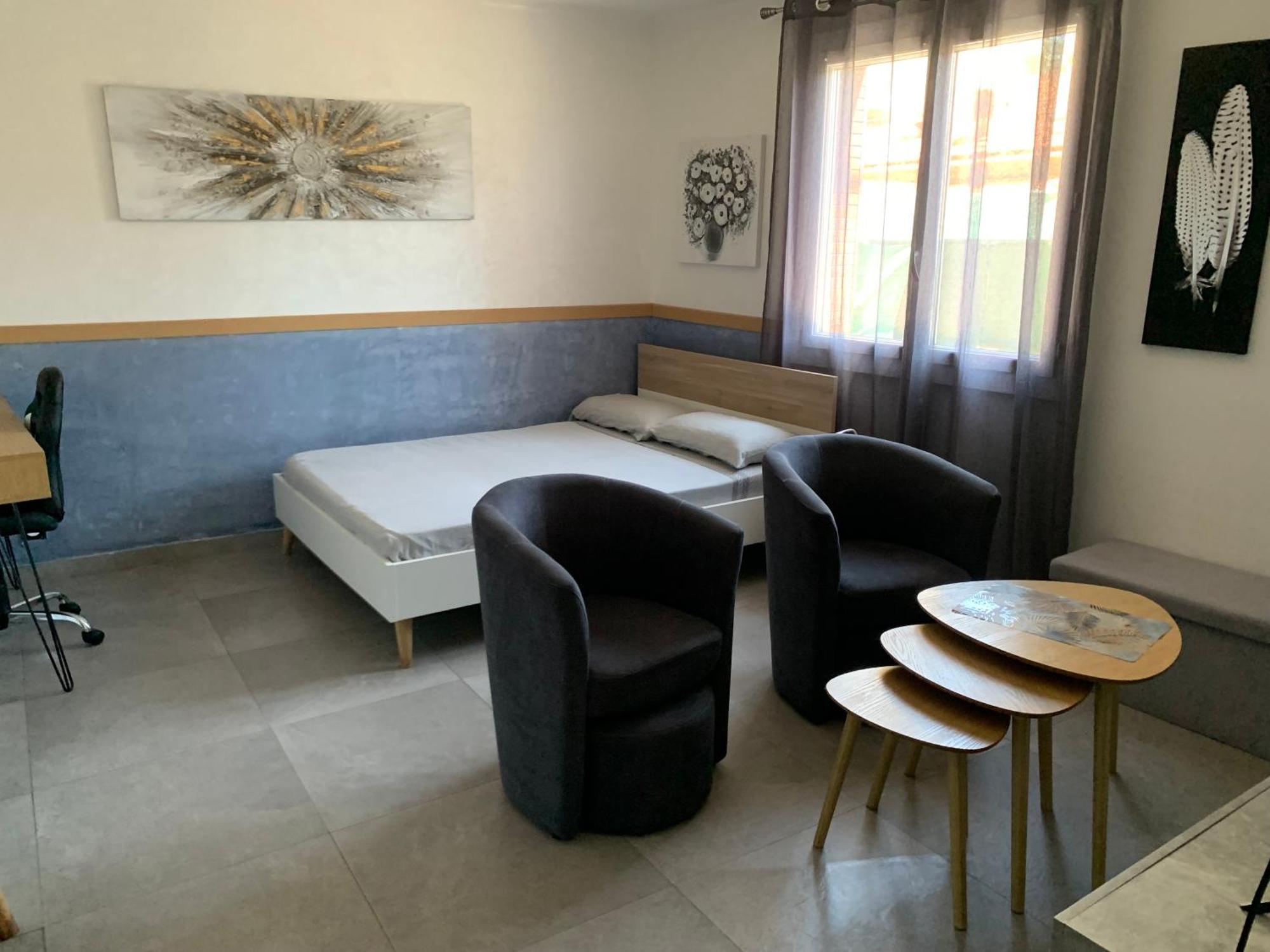 Grand Studio Tres Agreable Avec Bar, Cuisine Et Terrasse Cagnes-sur-Mer Exterior foto