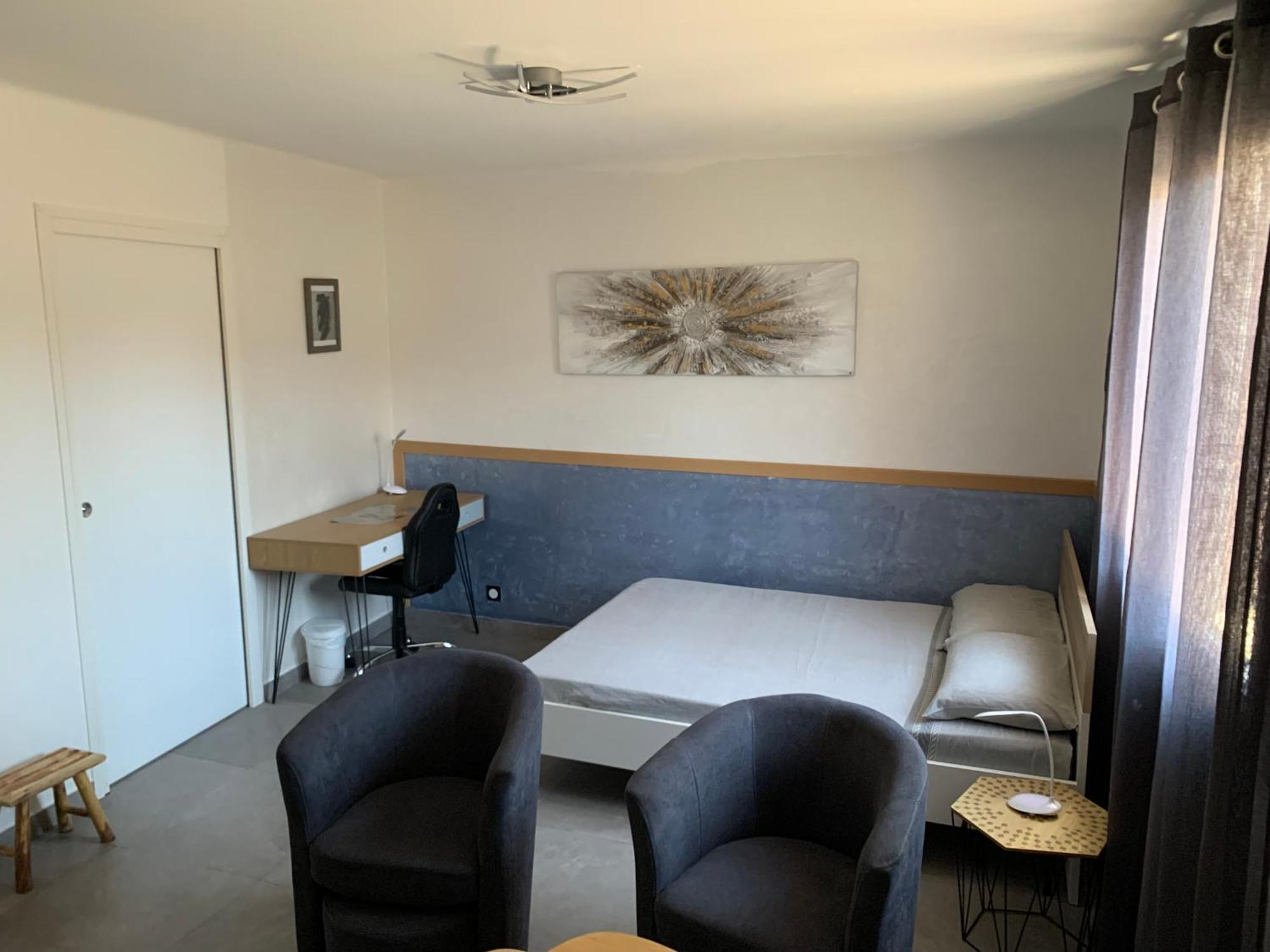 Grand Studio Tres Agreable Avec Bar, Cuisine Et Terrasse Cagnes-sur-Mer Exterior foto